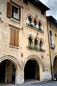 Portogruaro - Palazzo nello stile gotico veneziano. 